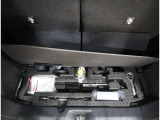 もちろんパンク修理剤&車載工具完備☆万が一のトラブルに備えて使い方もご説明いたします♪