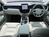 XC60 ウルトラ B5 AWD ダークエディション 4WD 