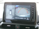 まるで上空から見下ろしているような感じで駐車が楽にできるインテリジェントアラウンドビューモニター!幅寄せが苦手な方でもサイドビューで確認することができますよ♪