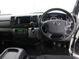 運転席廻りです。
