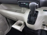 運転席廻りです。