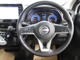 運転が楽しくなる明るく開放的な運転席まわりです。