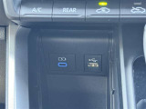 ★USB充電端子★スマートフォンやタブレットの充電ができるように!