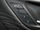 運転席のパワーシートは3名様分までメモリー機能付きです。