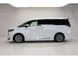 HV車です。ガソリン車より燃費もよく静かで滑らかな走りです。