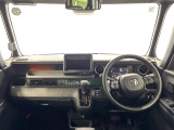 ミニバン並みの目線の高さなので前の見通しが良く運転しやすいです☆