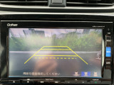 【バックカメラ(3モード)】視点を切り替えて後方を確認でき、駐車や車庫入れも安心です。