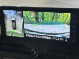 【アラウンドビューモニター】専用のカメラにより、上から見下ろしたような視点で360度クルマの周囲を確認することができます☆死角部分も確認しやすく、狭い場所での切り返しや駐車もスムーズに行えます。
