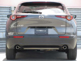 CX-30のエクステリアデザインは、明確なラインを使わず、面の動きのみで表現。アートとしての美しさと生命感を感じさせるデザインを創生しています