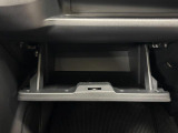 【グローブボックス】車検証入れ等の収納に便利です♪