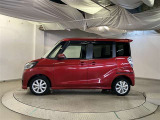 助手席側は電動スライドドアになってます。運転席やキーのリモコンで開閉できるので手が塞がっていても楽に積み降ろし出来ますよ。