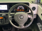 インテリアに合わせたデザインのステアリングは、運転される方のことも考え、運転しやすい形状、大きさです。是非一度、実際に触ってお確かめください。