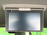 【12.8型フリップダウン】大画面モニターで後席でもエンタメをお楽しみいただけます。家族や友人とお出かけする機会が多い方に大人気です♪