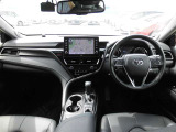 【運転席・インパネまわり】 ハンドル・シート・フロアーなど隅々までプロによるクリーニング済み☆彡キレイな車内でドライブが一層快適にお楽しみいただけます!!