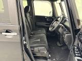 ■内装■車内は黒を基調としていますので落ち着いた雰囲気を味わうことができます。