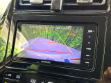 【バックカメラ】駐車時に後方がリアルタイム映像で確認できます。大型商業施設や立体駐車場での駐車時や、夜間のバック時に大活躍!運転スキルに関わらず、今や必須となった装備のひとつです!