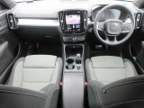 XC40  B3 モメンタム