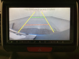 バックでの車庫入れも安心です!リアカメラが付いているバックモニター付のナビ(社外品)を装備しております。操作線もついており距離感も画面から確認できます。