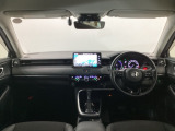 【前方視界】開放的な前方視界!運転がしやすく疲れにくいです♪窓が大きく、見通しがとっても良いおクルマですよ♪