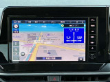 日産純正9インチメモリーナビ(MM223D-L)装備。スマートフォンによる部分地図更新、Bluetooth接続での音楽視聴、快適な画面操作と高音質なオーディオ再生。