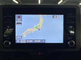 ディスプレイオーディオやカーナビは、現代のドライブにおいて欠かせない装備のひとつです。初めての場所でも迷いにくく、快適なルート案内で運転をサポートします。移動中のエンターテインメント性も高まります。