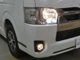 LEDヘッドライトです。デザイン性がよくとても明るいので、夜間の走行や悪天候でも安心です。しかも長寿命!