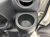 【運転席側ドリンクホルダー】
