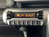 フルオートエアコンで1年中車内は快適!