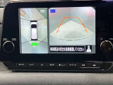 【アラウンドビューモニター】車を上から見下ろしているかのような映像で周囲の状況がひと目で確認、狭い駐車場に駐車するときも安心です♪