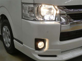 LEDヘッドライトです。デザイン性がよくとても明るいので、夜間の走行や悪天候でも安心です。しかも長寿命!