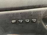 【運転席ポジションメモリー付パワーシート】ワンタッチで記憶させていたシートの前後・リクライニングはもちろん、シートリフターも備えます☆快適なドライブをお楽しみ下さい♪