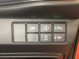 Hondaセンシング用の、VSA(ABS+TCS+横滑り抑制)解除と路外逸脱抑制機能のオンオフスイッチなどはハンドルの右側に装備しています。