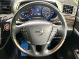 【純正革巻きステアリング】上質な革を使用することで、手にしっかり馴染みとても運転しやすいハンドルです♪