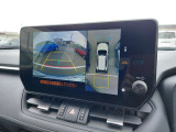 車庫入れの苦手な方の味方ナビ画面にカメラの画像が表示されます