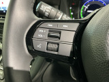 ステアリングにオーディオ操作スイッチが付いています。オーディオ画面に直接タッチしなくても操作が出来ますので、運転に集中できます。