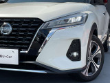 最新式はLEDヘッドランプですね。瞬時に明るい光が夜間の運転をぐっと楽にしてくれますよ。