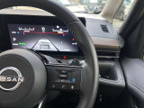 プロパイロット(同一車線運転支援)アクセル・ブレーキ・ステアリング操作をクルマがサポート。高速道路などで、ドライバーの負担を軽減します。