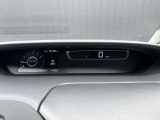 先進的デザインのスピードメーター。車の情報や設定が見れます。大きくてパッと一目で確認できるのもポイントです★