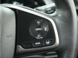 ◆アダプティブクルーズコントロール◆予め設定した車速内でクルマが自動的に加減速。前走車との適切な車間距離を維持しながら追従走行します。【LKAS】車線維持支援システムでステアリング操作を支援。