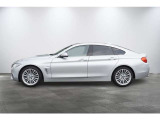 コンパクトなハッチバックながら、ロングノーズ・ショートオーバーハングのBMWらしい伝統的なスタンスを継承しています。
