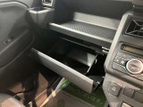 店内では季節で変わるダイハツオリジナルの美味しいスイーツとドリンクでおもてなしいたします。