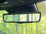 【デジタルインナーミラー】後席の大きな荷物や同乗者で後方が確認しづらい時でも安心!カメラが撮影した車両後方の映像をルームミラー内に表示。クリアな視界で状況の確認が可能です!
