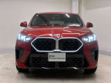 【キドニーグリル】BMWは約90年もの間、ほぼ全ての車両にひと目でBMWだと分かるこの特徴的なフロントグリルが備えられ、デザイン・アイコンとして親しまれてきました。
