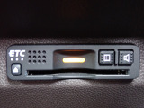 ■【ETC車載器】が装備されています。セットアップをしてお渡しとなり、ETCカードを差し込むだけで高速道路の利用が可能です。