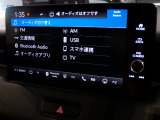 CD、DVD、Bluetooth、AM、FM、AUX、スマートフォン接続ができます。