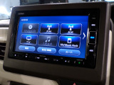 CD、DVD、Bluetooth、AM、FM、スマートフォン接続ができます。