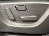 【パワーシート】スイッチ一つで簡単にシートの微調整が可能!電動だから力もいりません!快適なシートポジションにセットして、快適なドライブをお楽しみください。