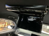 【フリップダウンモニター】付き☆後部座席に座りながら大画面でTVやDVDをお楽しみいただけます♪