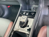 駐車ブレーキは電動式です。オートホールド機能付きで便利ですね