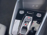 そのモデルの特性に合わせたトランスミッションを採用することにより、駆動力への伝達効率が高く、燃費性能にも大きく寄与しています。詳しくは0078-6002-900146中古車スタッフまで